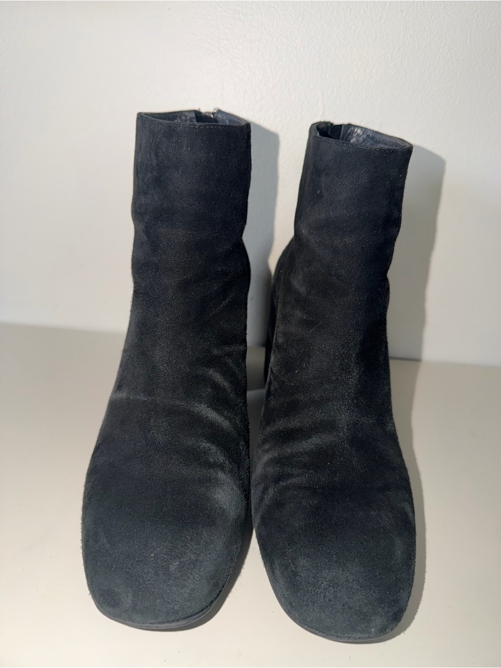 Stuart Weitzman. Women’s Sz 9. Black Suede Ankle Boots.